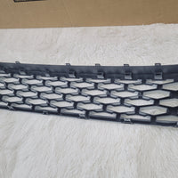 TOYOTA HILUX 2026 GENUINE WHITE GRILL