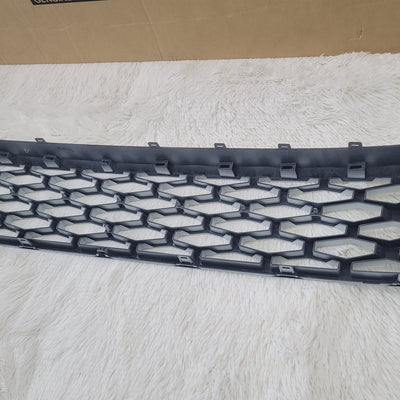 TOYOTA HILUX 2026 GENUINE WHITE GRILL