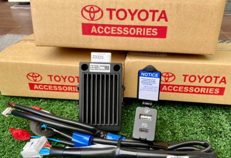 GENUINE TOYOTA FORTUNER /HILUX PD / USB 3.0 CHARGER 2015-2024