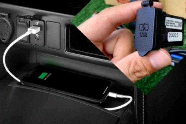 GENUINE TOYOTA FORTUNER /HILUX PD / USB 3.0 CHARGER 2015-2025