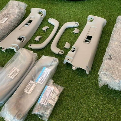 TOYOTA FORTUNER/HILUX 2015-2025 GRAB HANDLE  SET 2 SIDES GENUINE TOYOTA PARTS