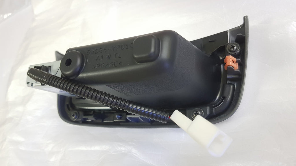 TOYOTA FORTUNER 2015-2024 REAR USB CONVERSION