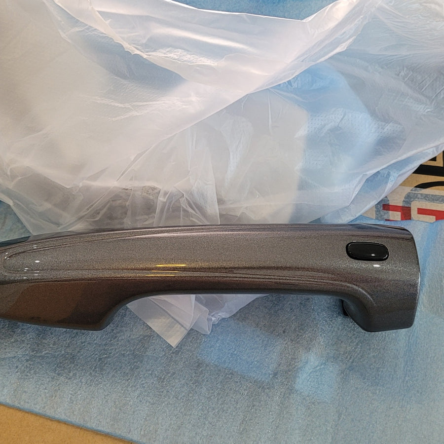 TOYOTA FORTUNER /HILUX  2015-2025 FULL SET OF GRAPHITE 1G3 DOOR HANDLES GENUINE PARTS