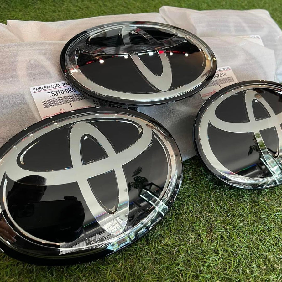 TOYOTA FORTUNER FACELIFT  2020-2025 GLASS GRILL LOGO
