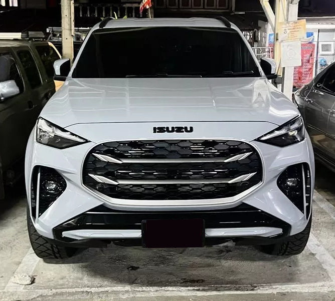 Isuzu MU-X logo covers 2025-2026