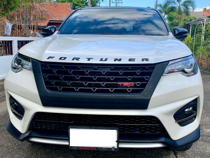 TOYOTA FORTUNER FULL TRD GRILL