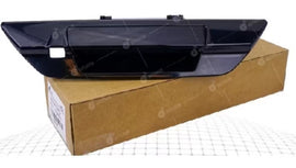 Toyota Hilux tailgage trim replacement