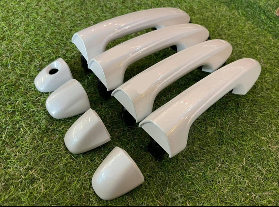 TOYOTA FORTUNER /HILUX 2015-2025 Full set complete (standard non-keyless) door handles white (040)