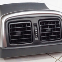 GENUINE TOYOTA HILUX  2015-17 CENTER CONSOLE REAR AIR VENT 55686-KK170-180