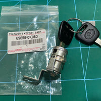 GENUINE CYLINDER & KEY TAILGATE LOCK  HILUX 2015-2023