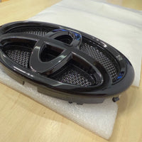TOYOTA HILUX 2015-2025 GENUINE GRILL LOGO
