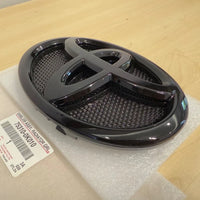 TOYOTA HILUX 2015-2025 GENUINE GRILL LOGO