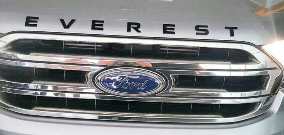 FORD EVEREST 2015-2024 SET OF BONNET LETTERS"EVEREST" LETTERS BLACK