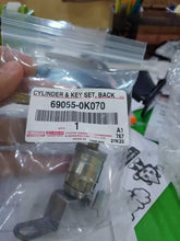 Load image into Gallery viewer, GENUINE CYLINDER &amp; KEY TAILGATE LOCK  HILUX 2015-2023